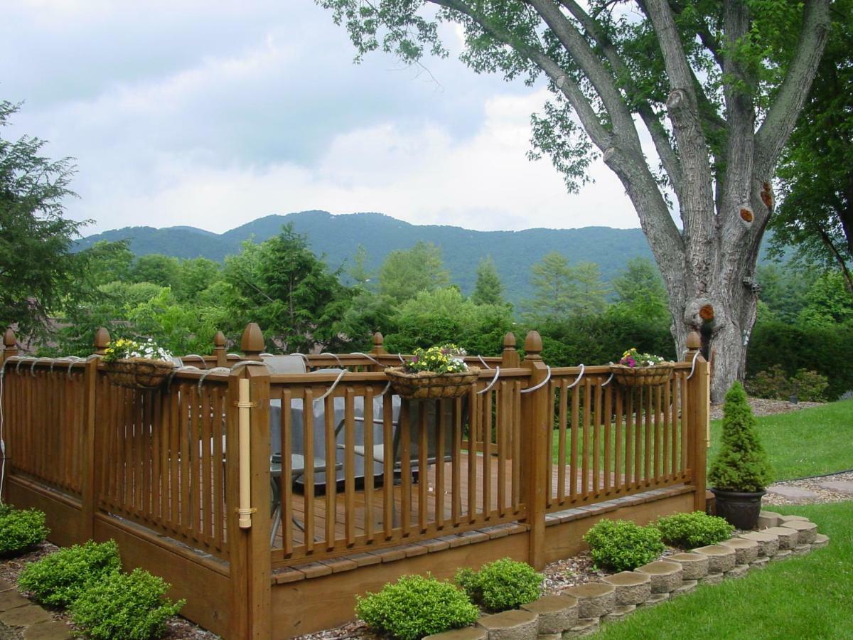 Brookside Cottages Уэйнсвилл Экстерьер фото